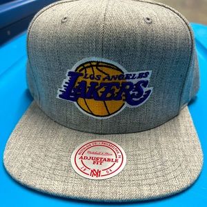 Men's Mitchell & Ness Gray Los Angeles Lakers Team Logo Snapback Hat